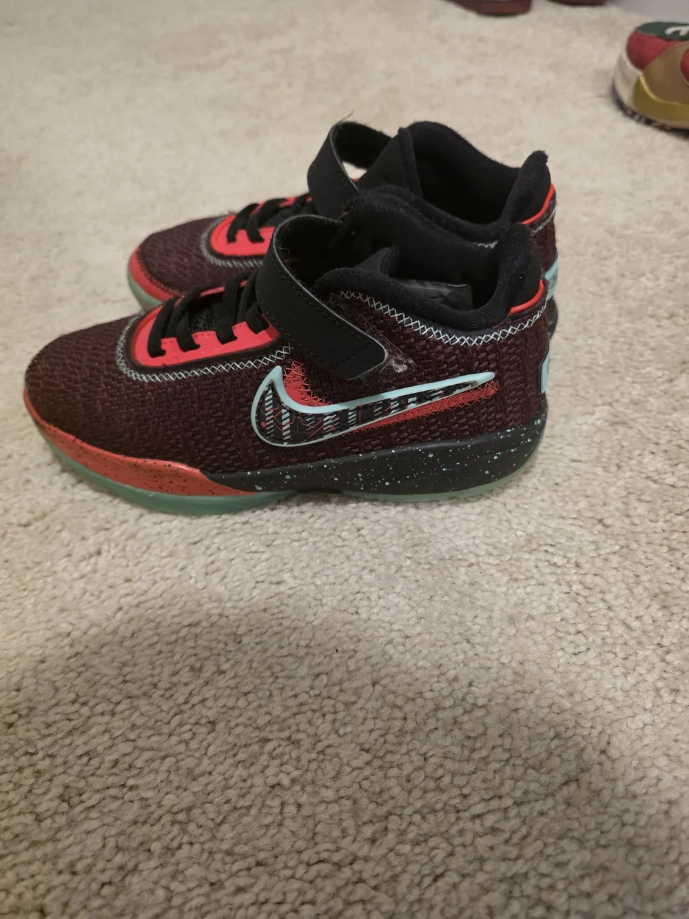 Lebrons Kids Mid-Top Sneakers in Red, Black & Teal Accents